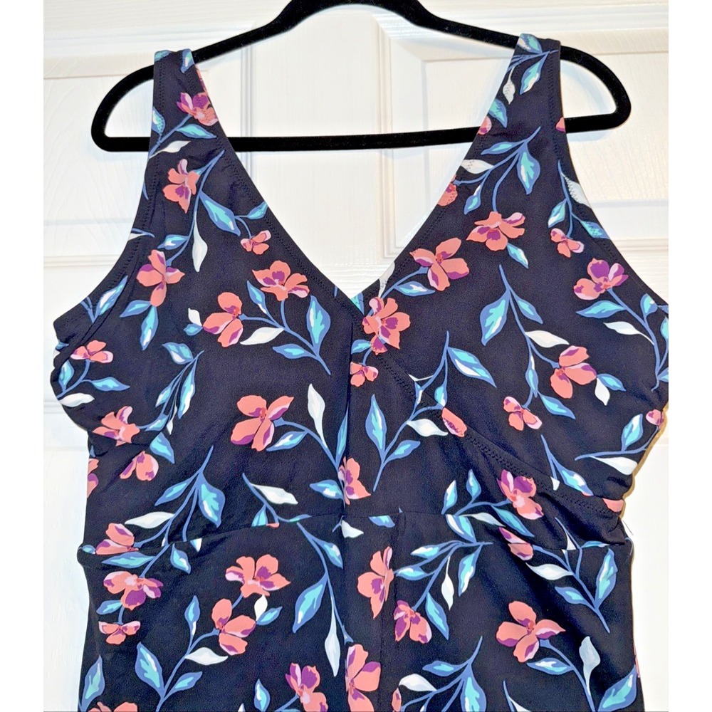 Lands' End Floral One Piece Swimsuit Size 20W‎ Plus Size V-Neck Tummy Control - Picture 2 of 12